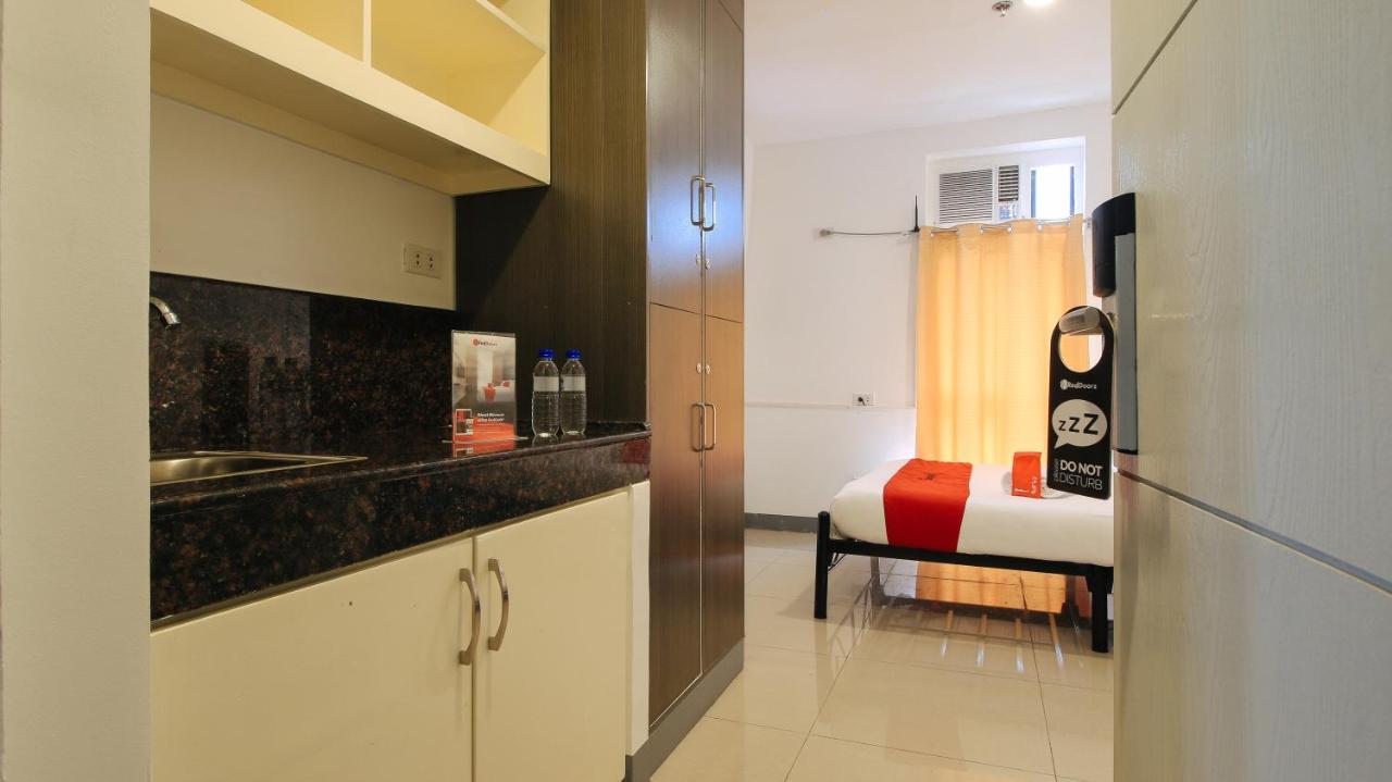 Reddoorz Plus @ Jardin Suites Guadalupe Nuevo Mandaluyong Exterior photo